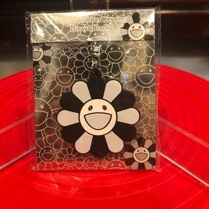 Takashi Murakami Kaikai Kiki Flower Key Ring Black